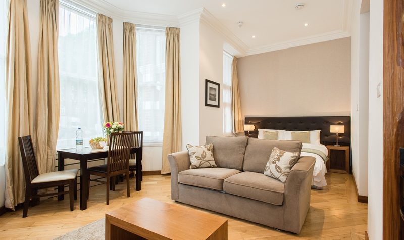 Deluxe Studio Apartment in London with living space at Presidential Serviced Apartments Kensington