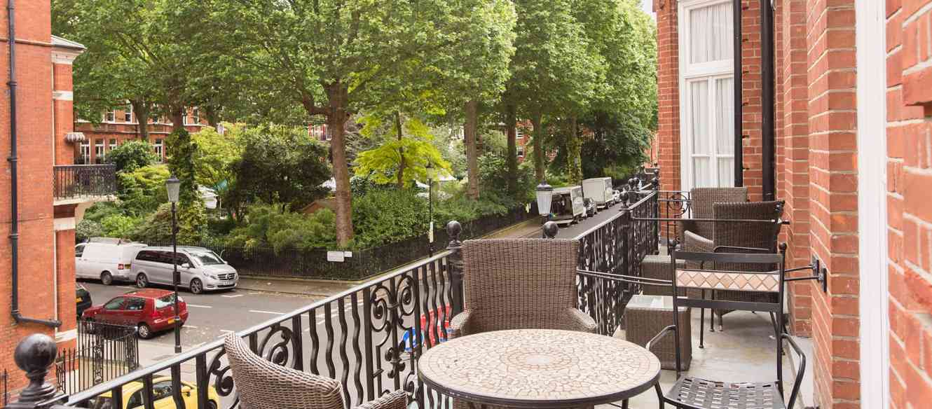 Serviced apartment living in Kensington