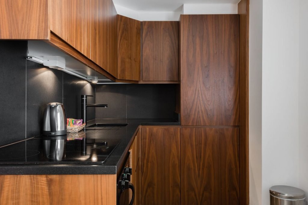 Standard Studio kitchenette with hob and kettle
